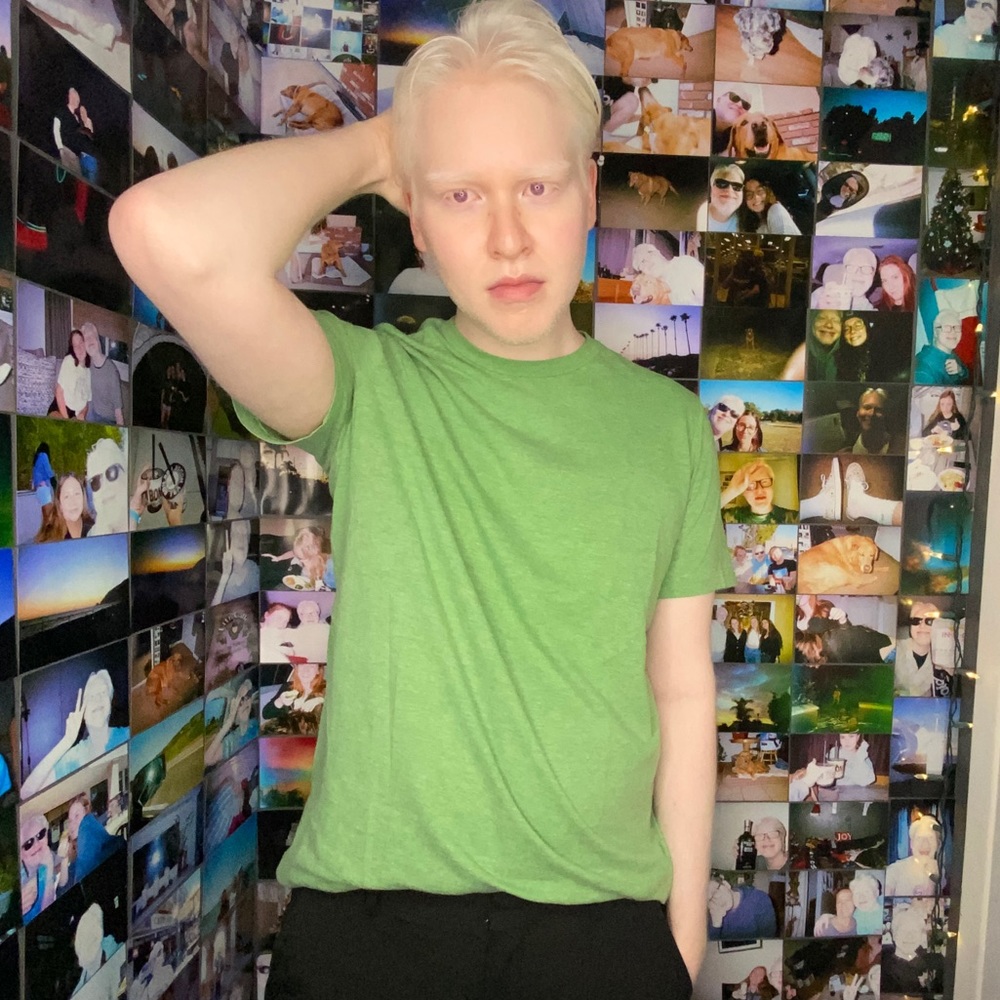MOSSIMO GREEN T SHIRT